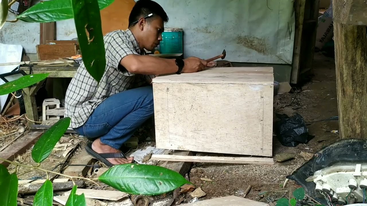 DIY Rak Serbaguna dari Kayu Bekas 