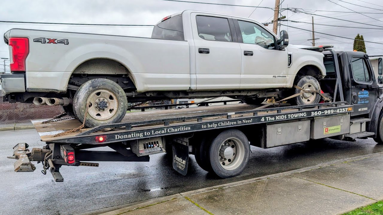 Totaled F-350 going to IAA