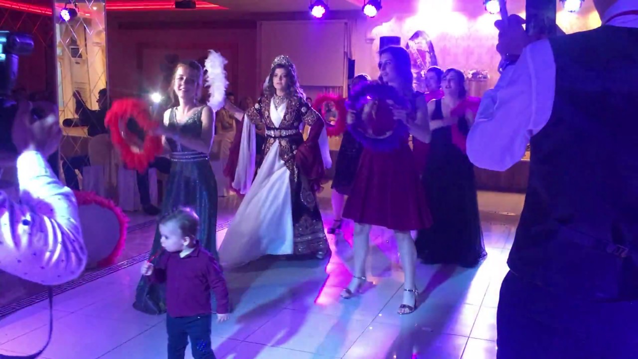 MERVE’NİN KINA GECESİ “RAKKAS” DANS GÖSTERİSİ :))