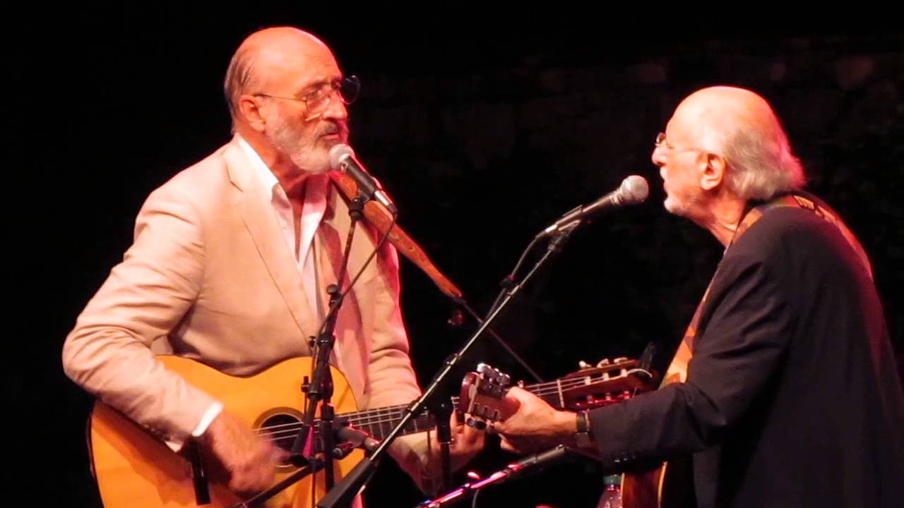 Peter Yarrow and Paul Stookey perform 
