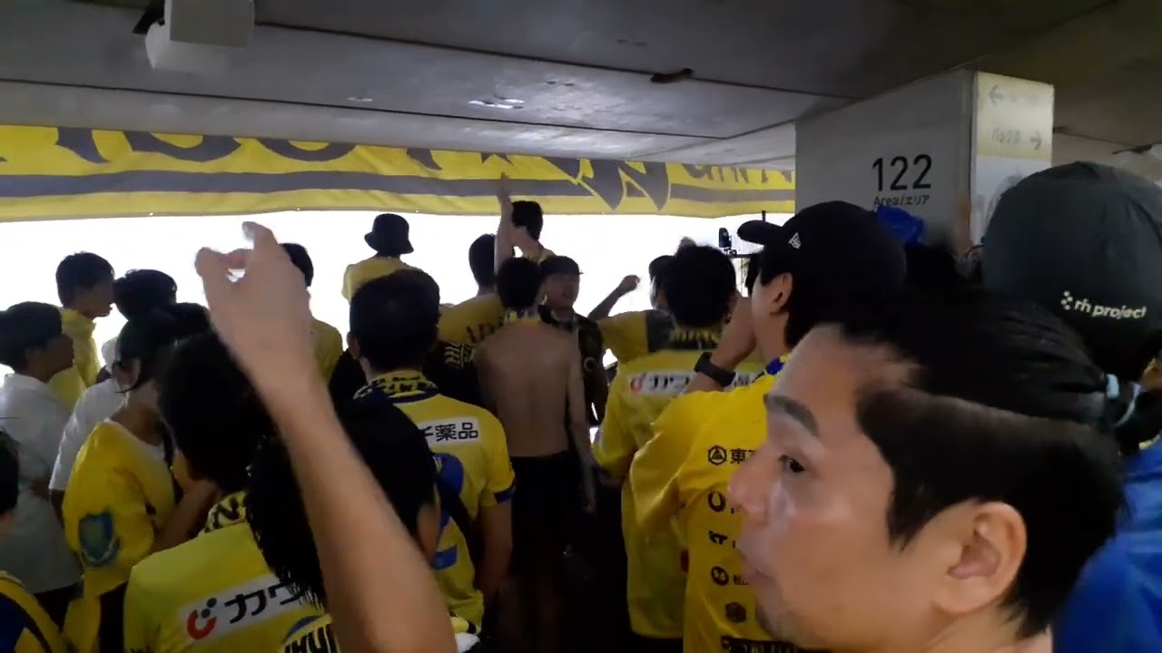 栃木vs水戸　なつかしのチャント集　(大雨の影響でコンコース待機におこなわれました)