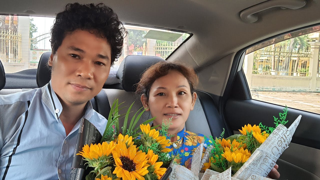 Bà Đặng gặp lại con gái sau 40 năm thất lạc.