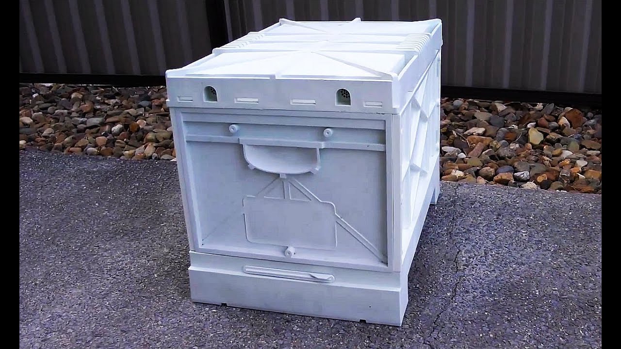 Plastic beehive close up review of NUPLAS food grade bee hive