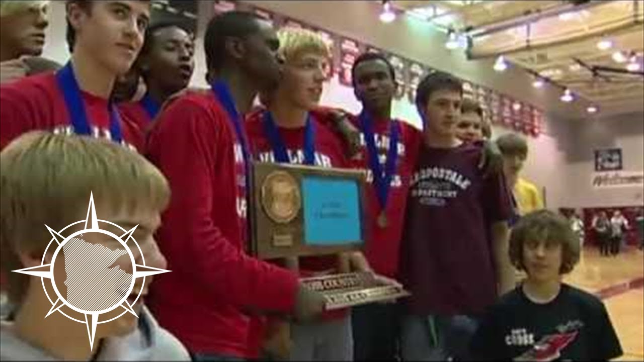Somali boys lead the Willmar Cross Country team to victory (2006)