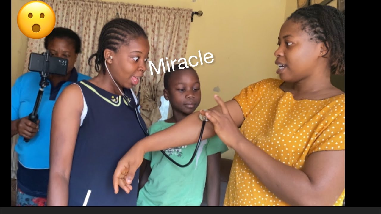 Teaching my family how to use a stethoscope// Very Hilarious reaction 😂😂