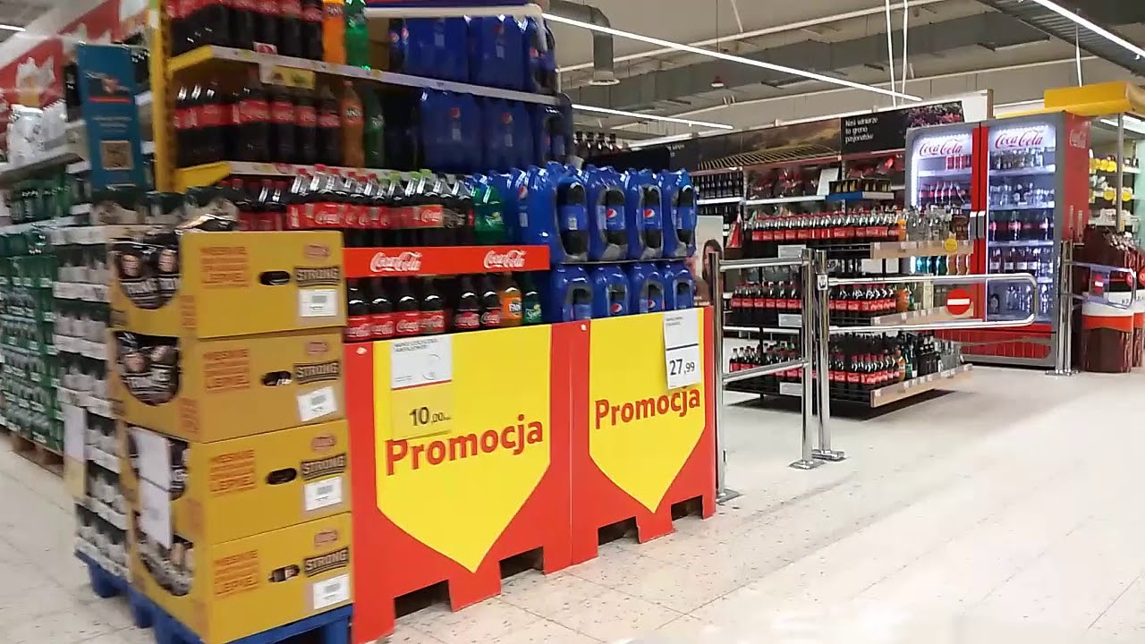 Biggest and Cheapest Supermarket in Warsaw / Kabaty station Metro line