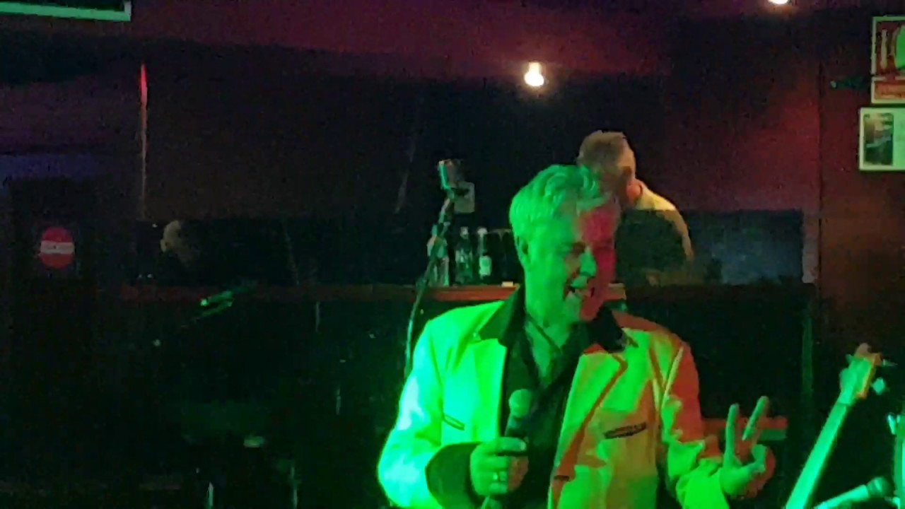 Shoewaddywaddy live in the Town Benidorm