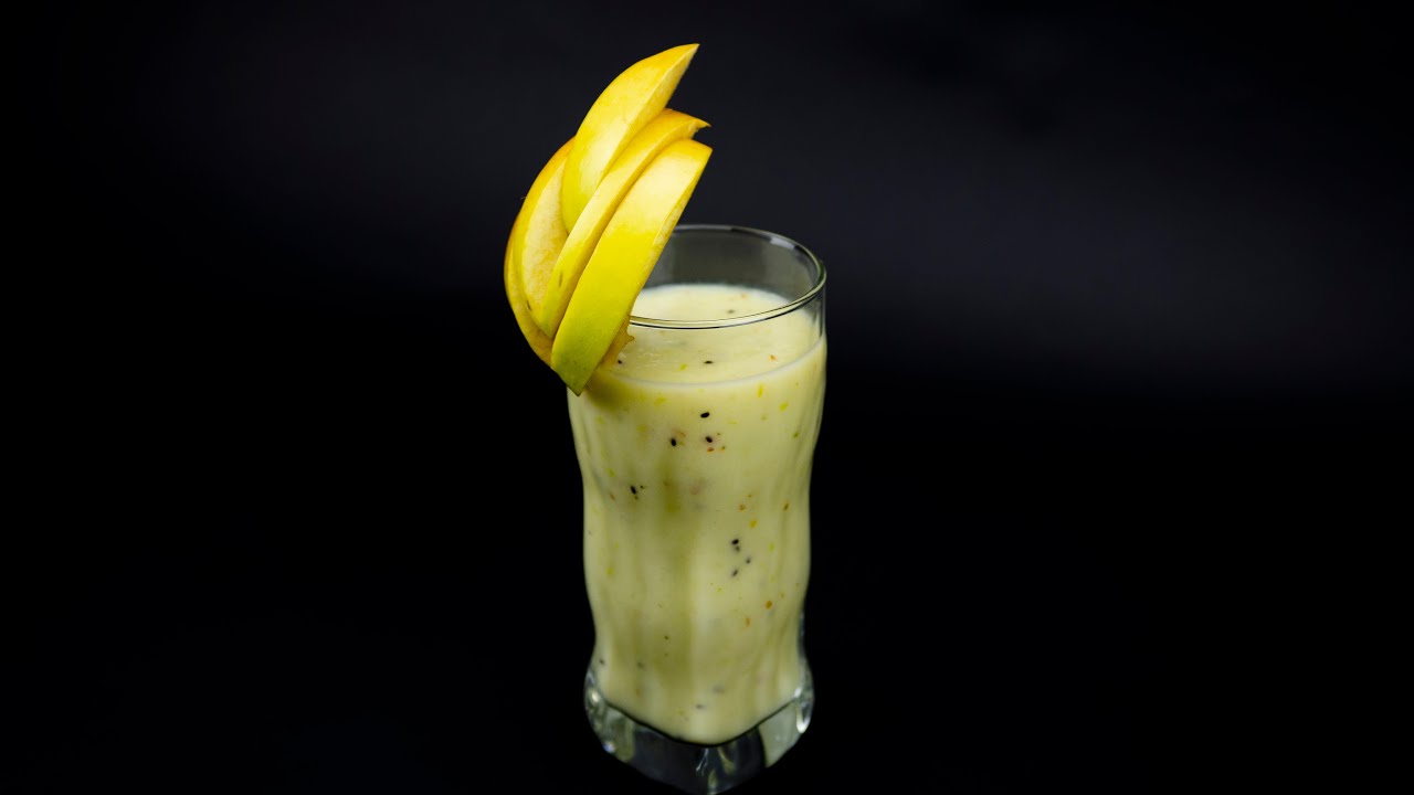 Winter-Smoothie aus Apfel, Banane und Kiwi. HAUSBAR