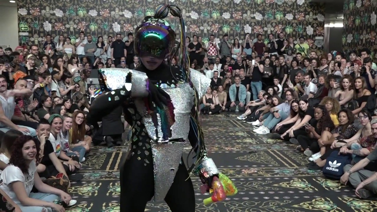 The Ovah Ball. Bizarre OTA.