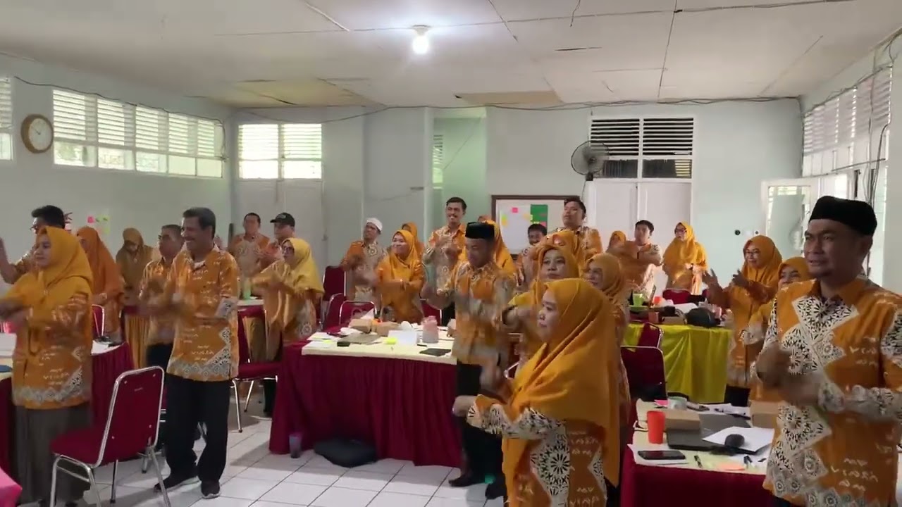 Seruuu!!!! Ice breaking pacu jalur. 
