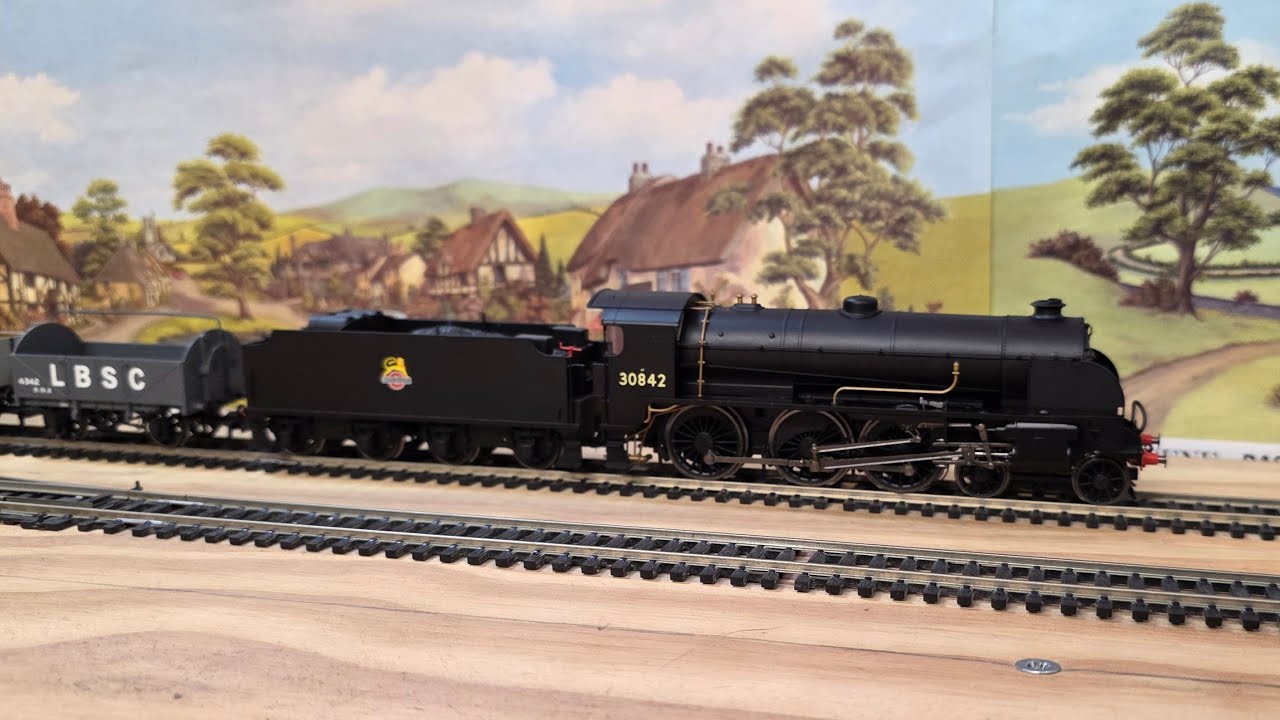 HORNBY EX SR S15 CLASS WITH COAL TRUCKS SHORT RUNNING SESSION