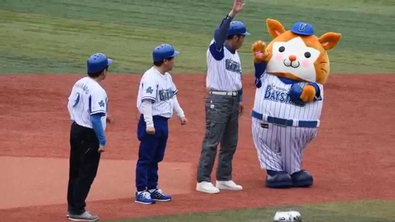 2015 ダチョウ倶楽部　始球式イベント　持ちネタ全披露からの関根選手とキス　横浜DeNAベイスターズ