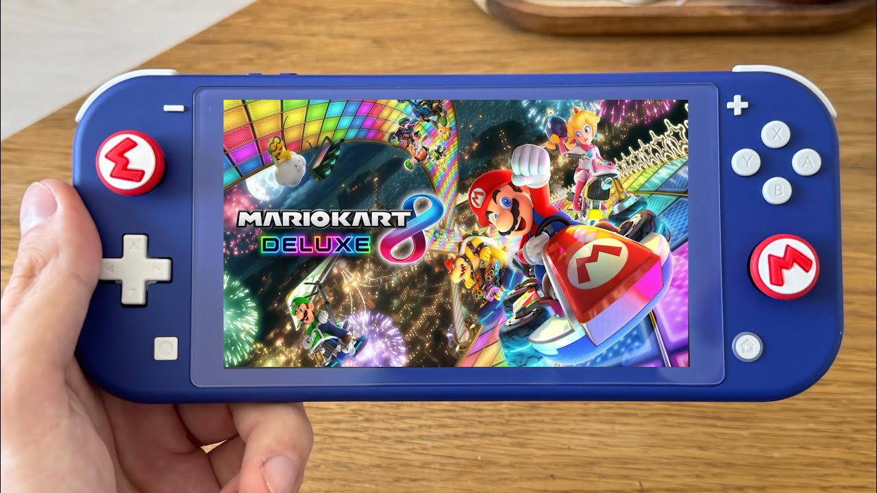 Mario Kart 8 Deluxe Nintendo Switch Lite Gameplay