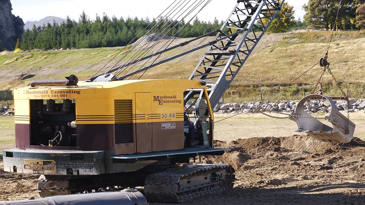 Ruston Bucyrus 30-RB Dragline Excavator Working at Wheels at Wanaka 2023