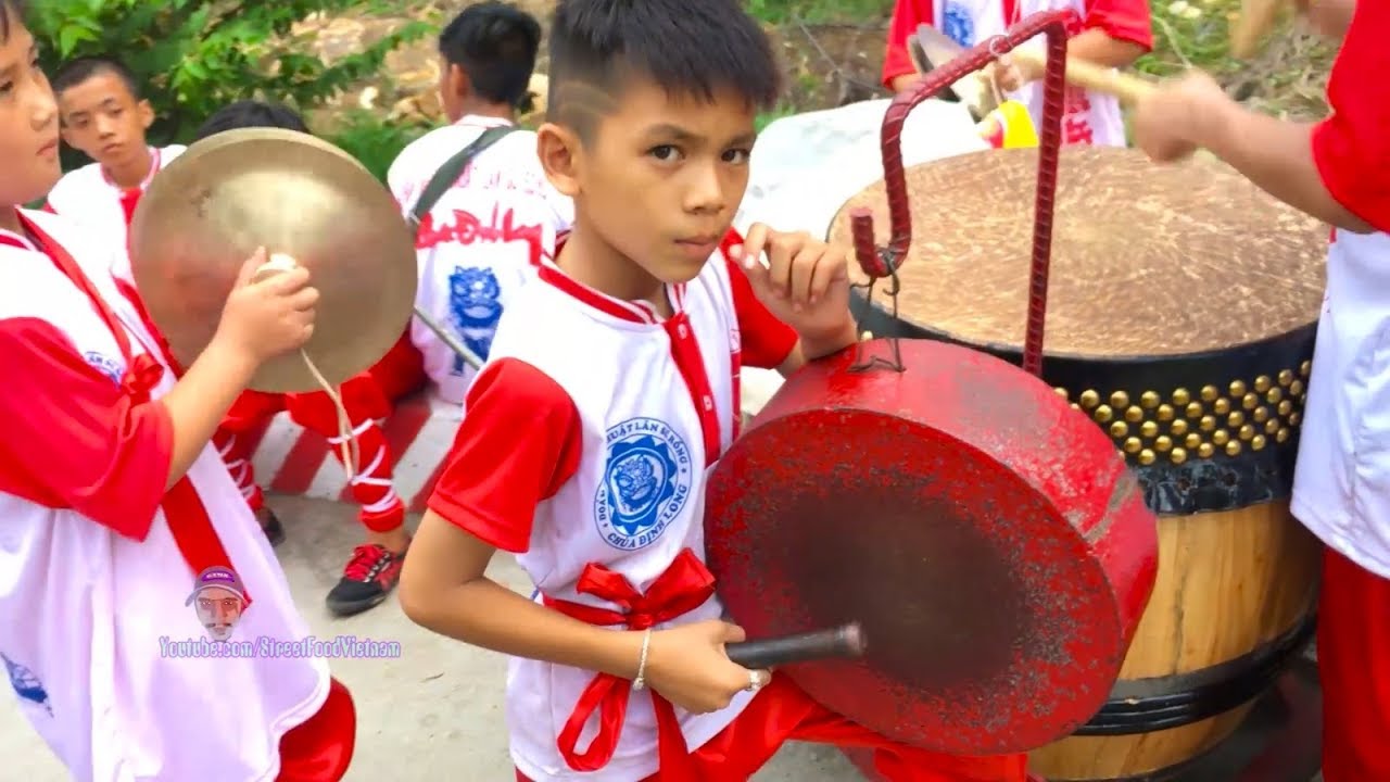 Đánh Trống Múa Lân Hay 2019 - Cậu Bé Đánh Trống Múa Lân Truyền Thống