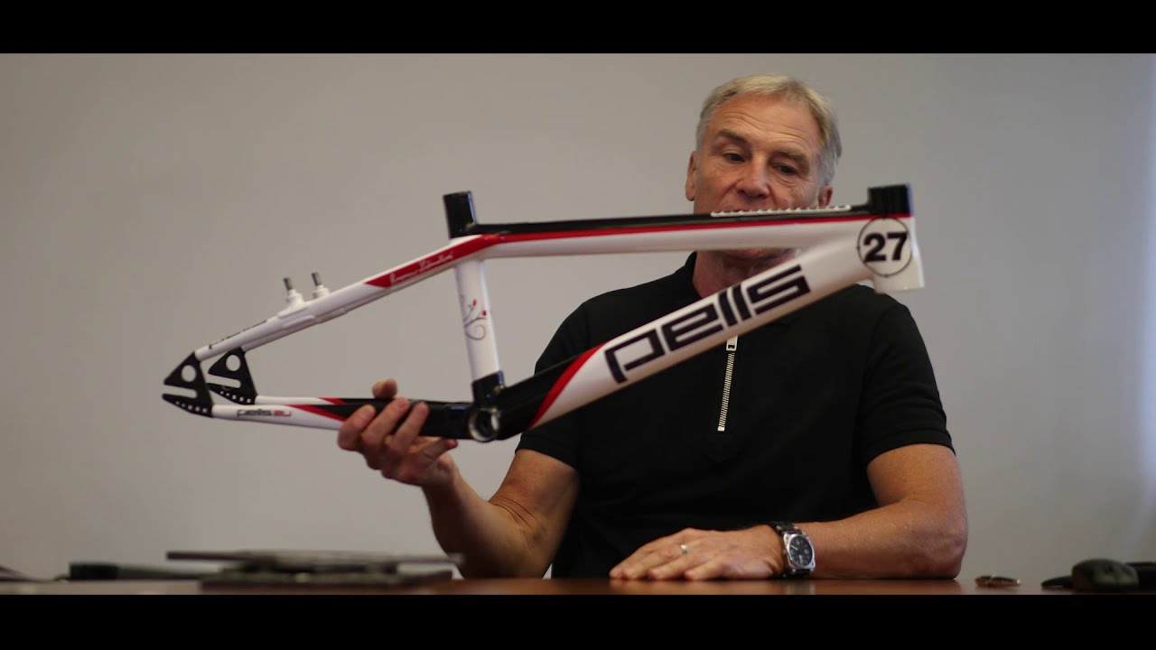 Dokument o historii značky Pells, spojené s technologickým vizionářstvím a profesionálními závodníky