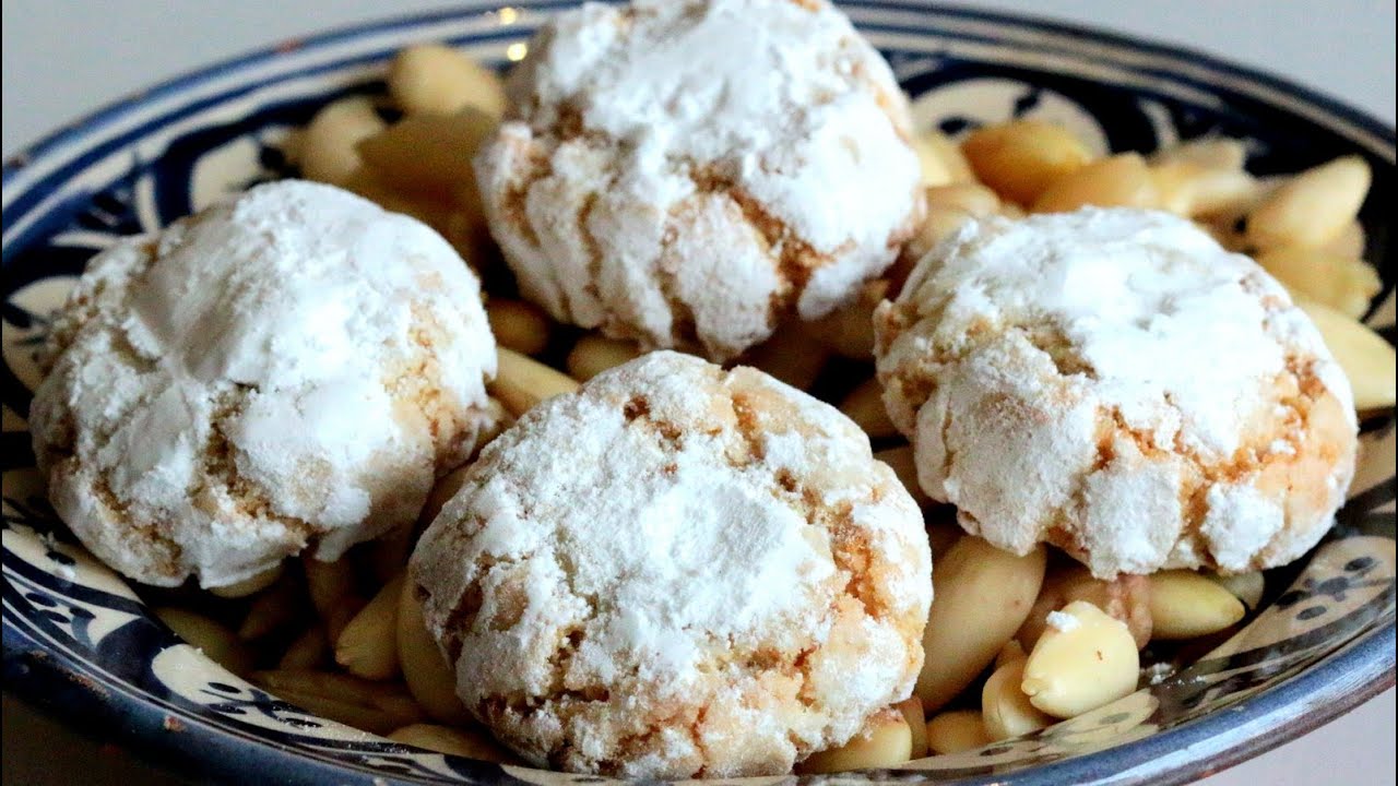Almond Ghriba (Mlouza) / غريبة اللّوز - CookingWithAlia - Episode 408