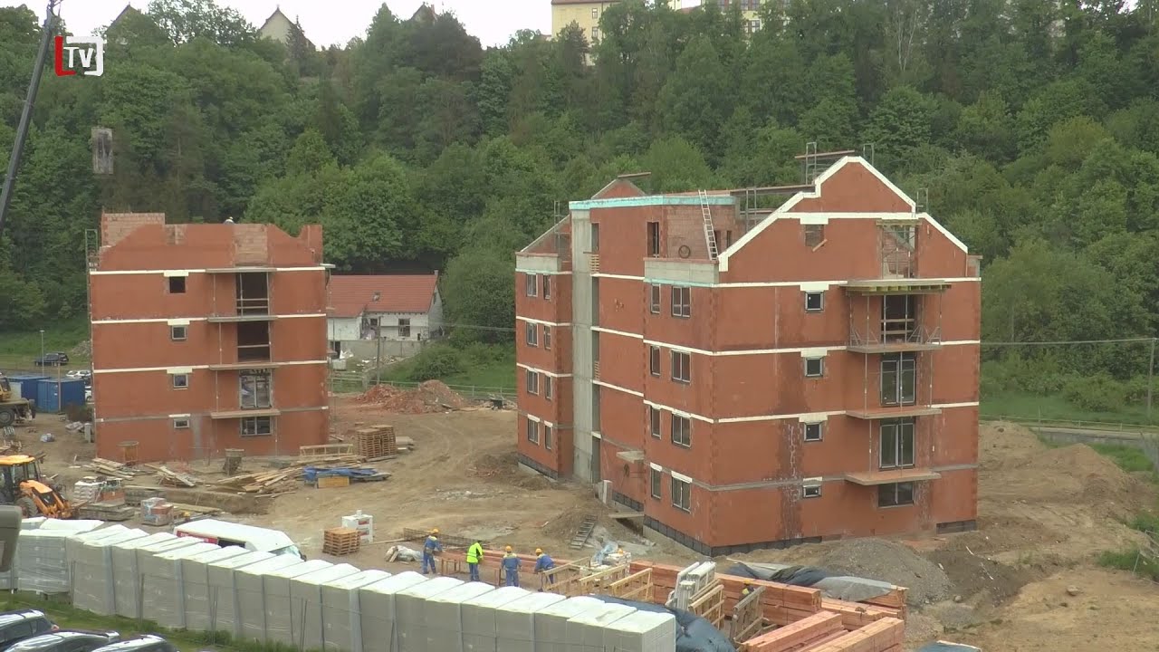 [2/22] Dve nové bytovky sú už takmer pod strechou  (1. 6. 2021)