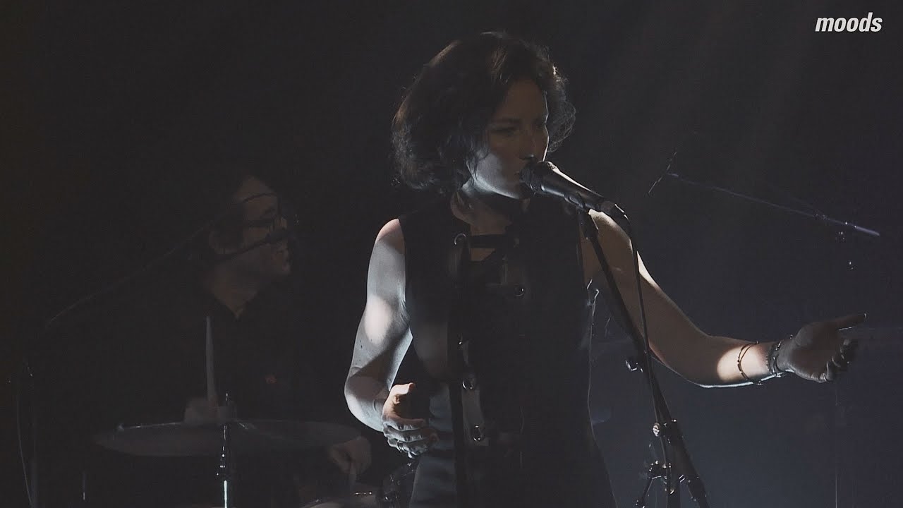 Lea Maria Fries - Nile (by Douglas Dare) live @ Moods Club Zurich
