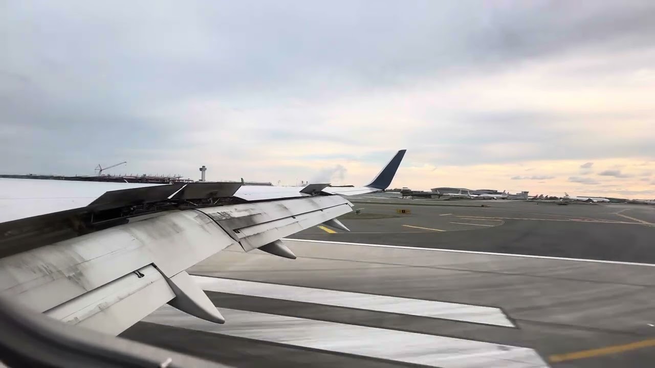 Delta Airlines Boeing 757-200 approach and land into New York JFK / KJFK