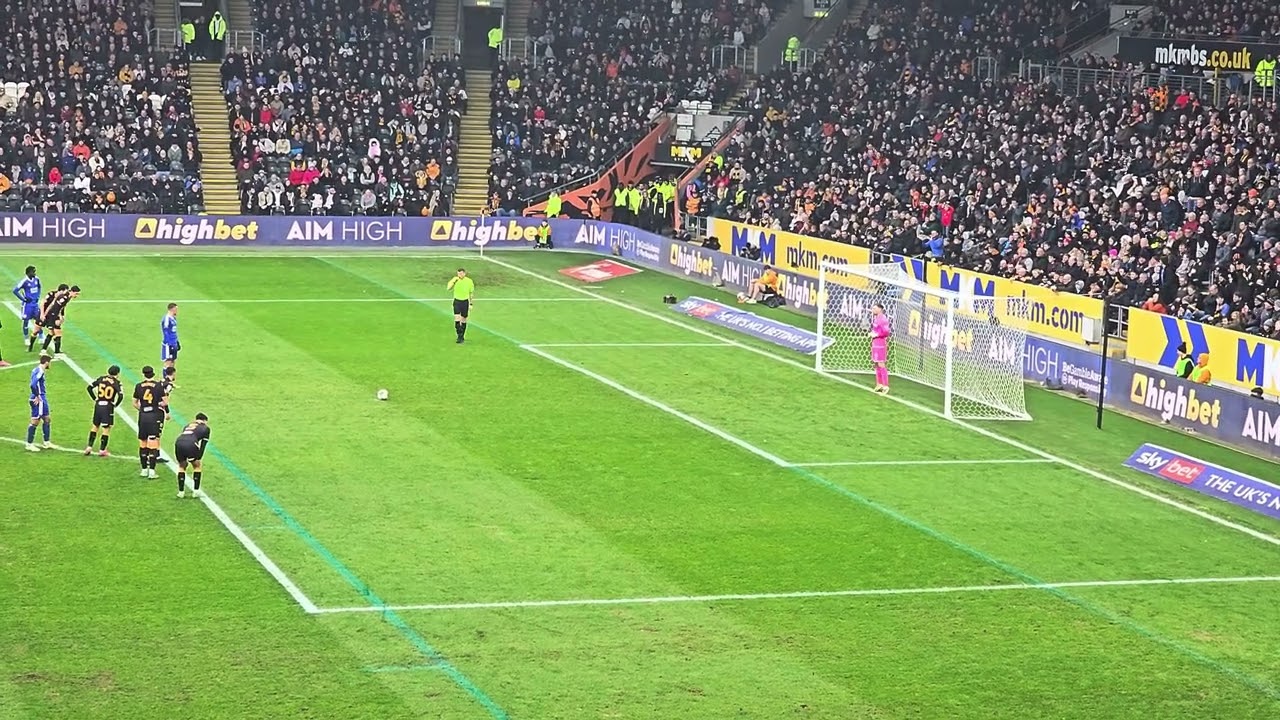 Leicester penalty against Hull City at the MKM stadium