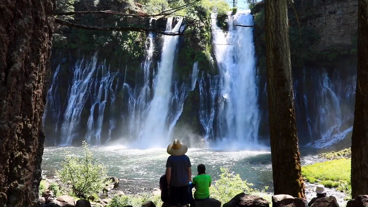 BURNEY FALLS, CALIFORNIA.