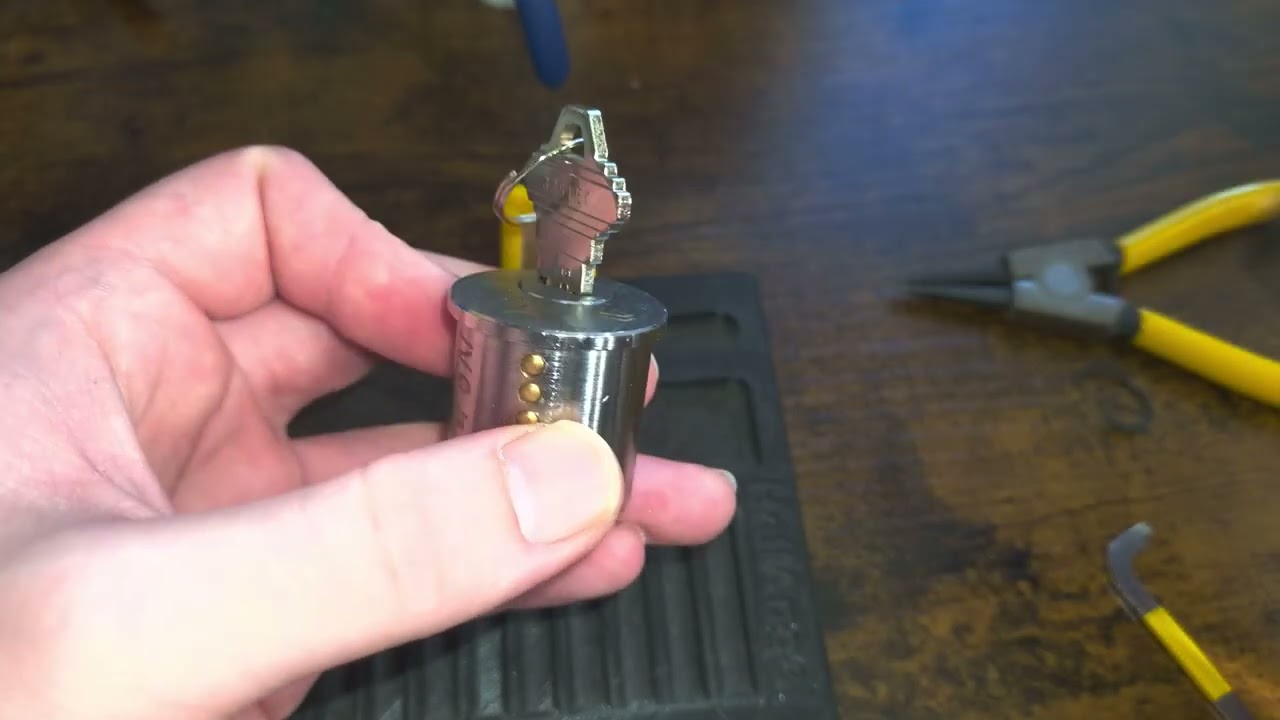 Challenge Lock "No Balls" (No. 81) by Harry Bow - Picked and gutted [4K]