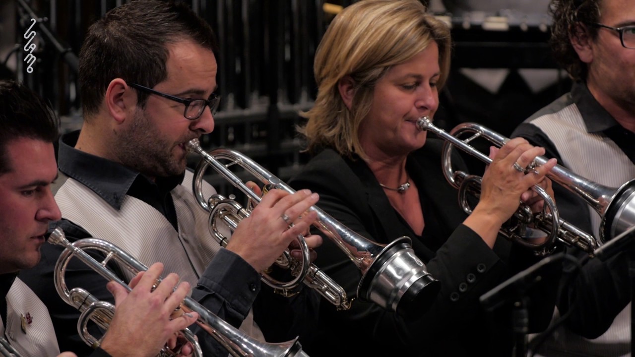 Dances and Arias - Edward Gregson door  Brass Band Bacchus