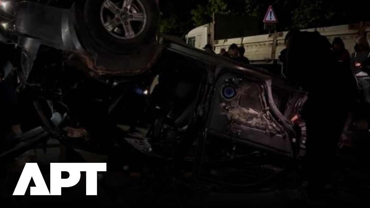 Украина на грани: разъяренная толпа перевернула автомобиль военкомата во Львове | APT