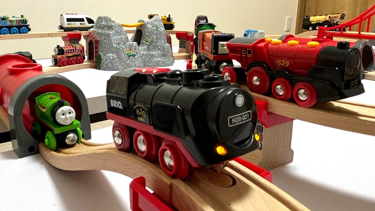Brio & Thomas the Wooden Train☆Play with lots of different trains!