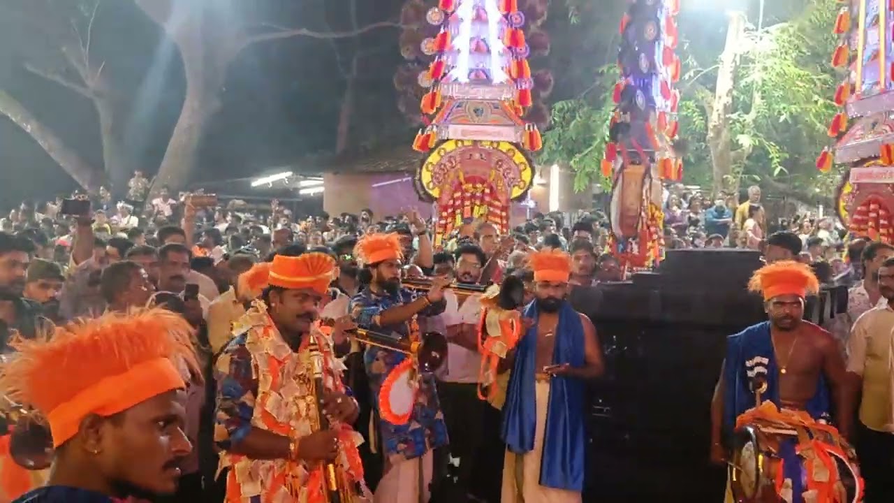 മുല്ലശ്ശേരി പറമ്പൻതളി ഷഷ്ഠി മഹോത്സവം 𝟐𝟎𝟐𝟒✨🦚🦚🦚🦚🦚🦚#song #malayalam #nadhaswaram @nadavismayam7455