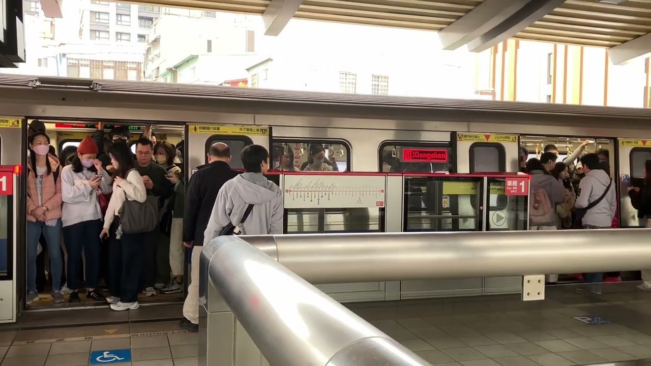 1/16日北捷圓山站列車