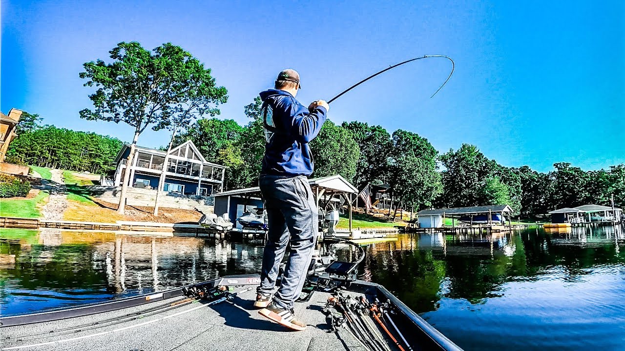 These BASS Are So AGGRESSIVE!! || Lake Gaston Bass Fishing