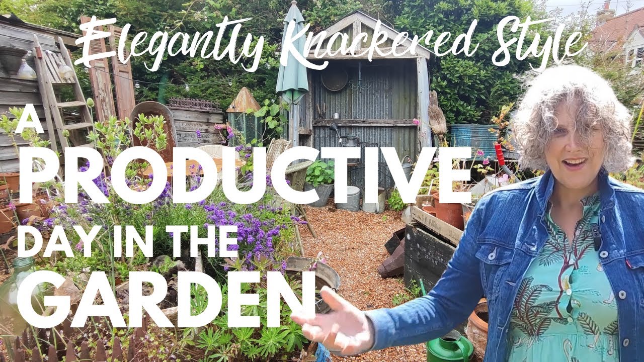 PRODUCTIVE WEEKEND GARDENING + Mark fixes the vintage paper parasol we bought at auction #VLOG
