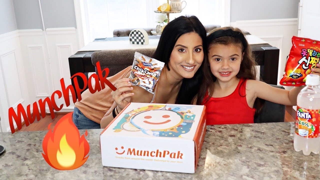 SNACKS FROM ALL AROUND THE WORLD!!! || MUNCHPAK || FT VALENTINA! || LETS TRY THEM TOGETHER!