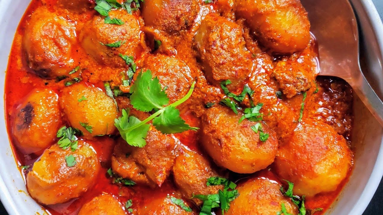 LIVE COOKING DUM ALOO AND FISH CURRY🥰🥰#fish#food#fishcurry#cooking#live#recipe#aloo#potato#trending