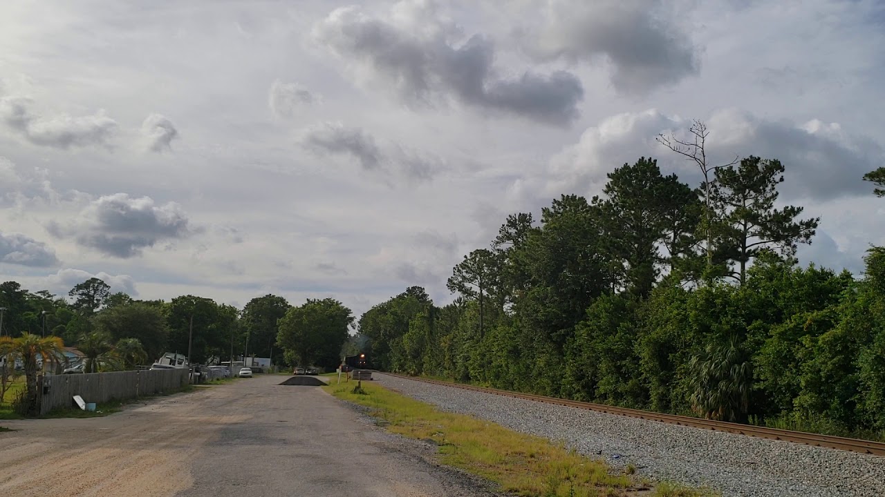 FEC local w GP38-2 and a great K5LA heads south of Sunbeam to Bayard
