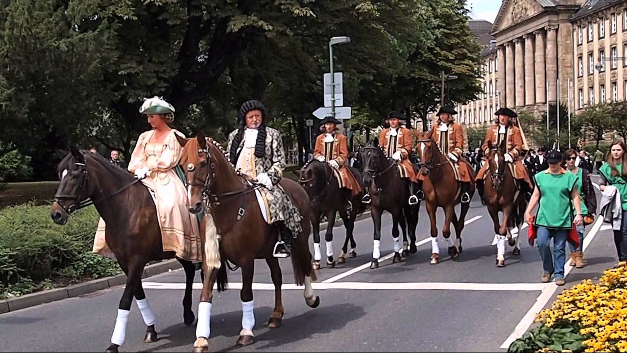 Schützenfest Düsseldorf 2011 (Teil 1) - Ausschnitte vom großen Festumzug am 17. Juli