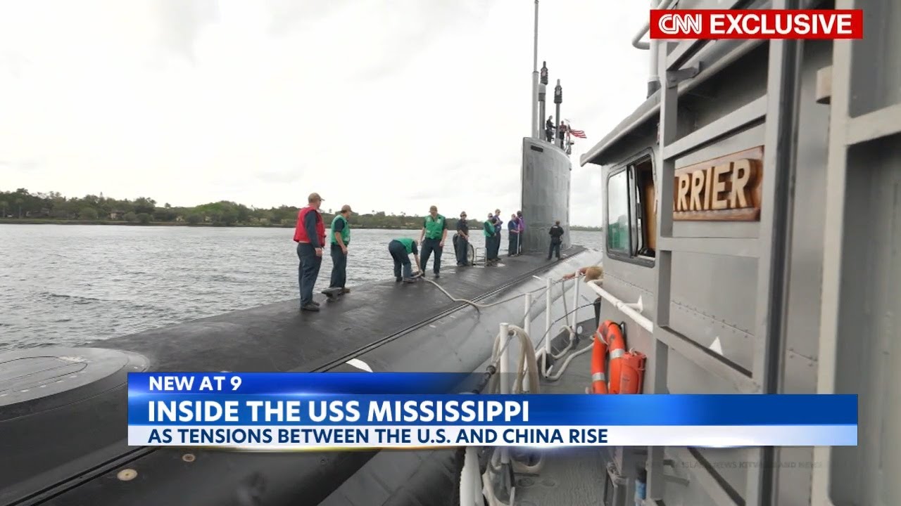 Внутри авианосца USS Mississippi, пришвартованного на Гавайях