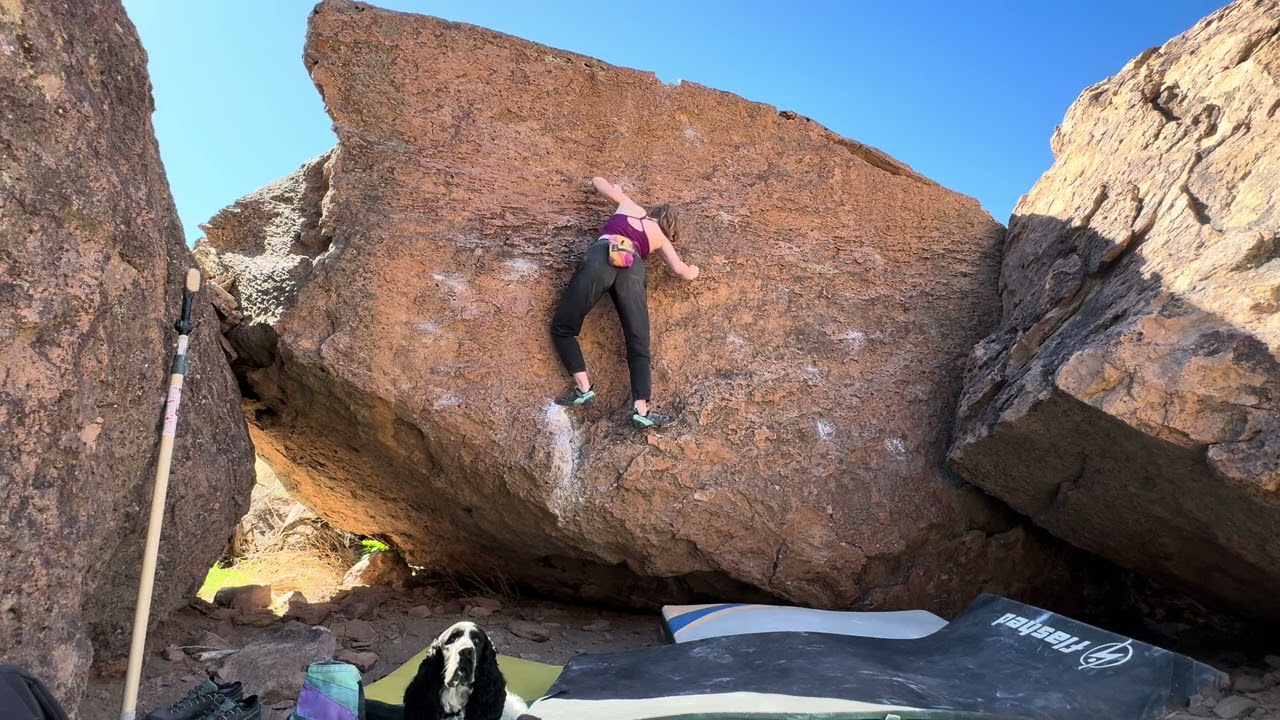 Bishop Bouldering - Wavy Gravy V2
