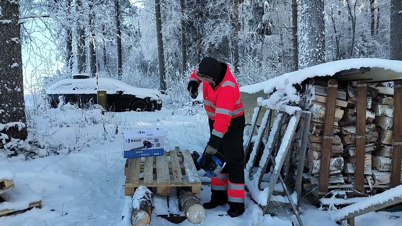 Baug 52 CCM moottori sahan ensikäynnistys ja sahaus testi!