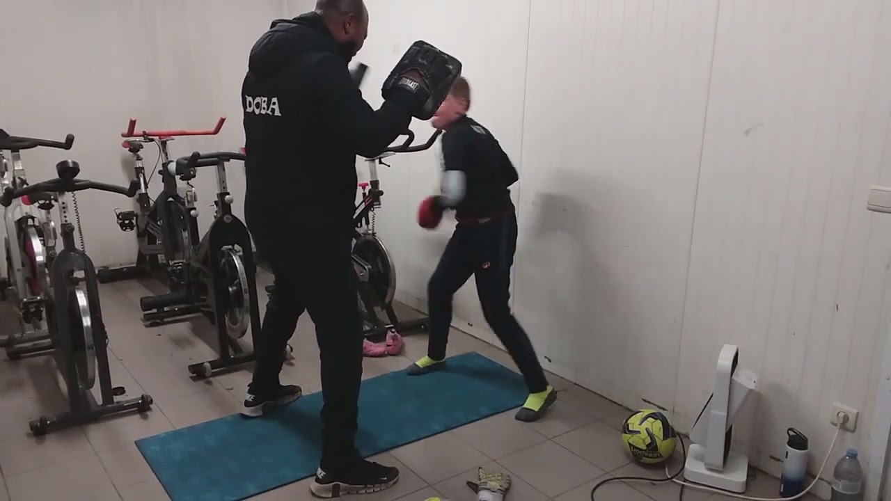 MATHIAS VOGEL U12 FC GENAPPE SEANCE DE BOXE A LA D.F.A 