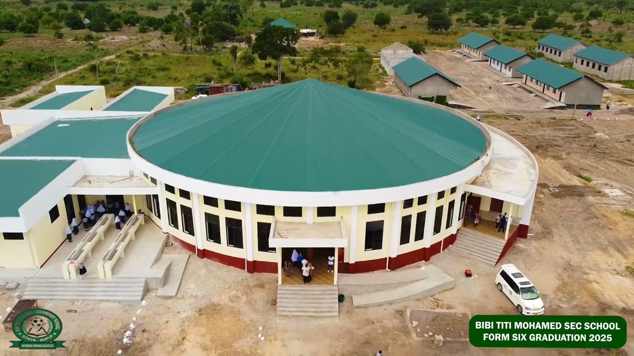 MAHAFALI YA KWANZA YA KIDATO CHA SITA SHULE YA SEKONDARI BIBI TITI MOHAMED.