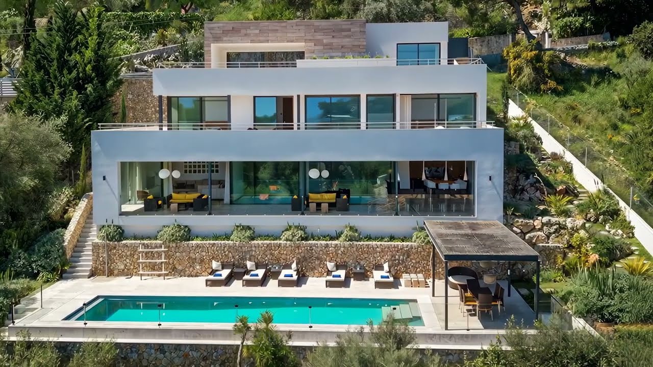 Contemporary Luxury Villa for Sale in Puerto Pollensa | Sea View & Private Pool