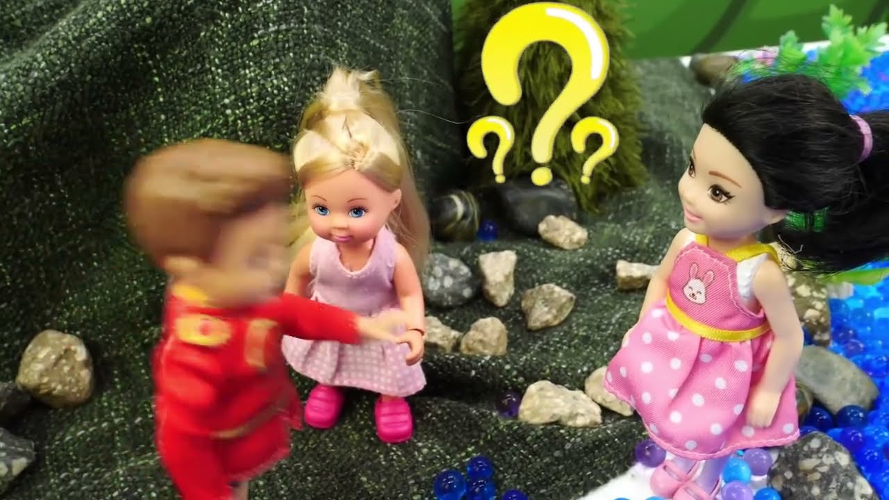 I bambini di Barbie e il castello incantato. Video divertenti per bambini.