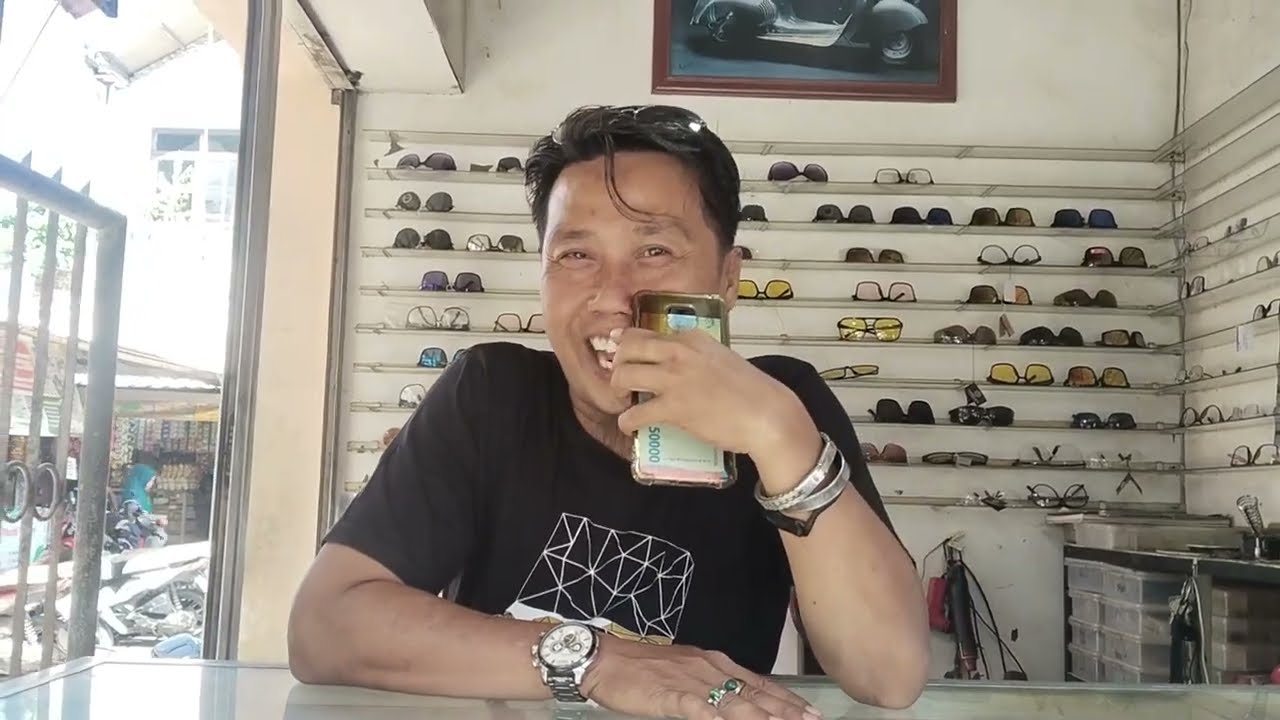MOTOR SKUTER KESAYANGAN II MAU DIPAKAI HARI RAYA IDUL FITRI 