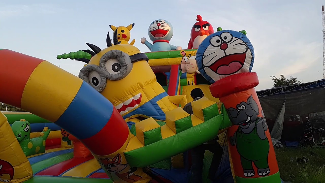 balon raksasa minion, dora emon