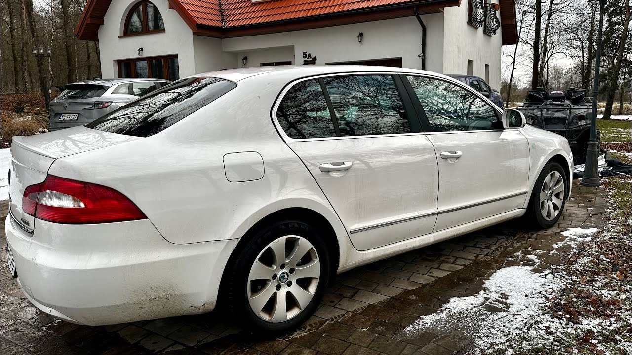 Skoda superb OBD port location 