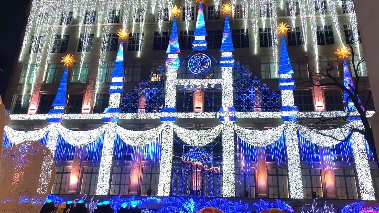 [4K] 🎄2020 Saks Fifth Avenue Christmas Light Show and Windows, NOV 29.2020