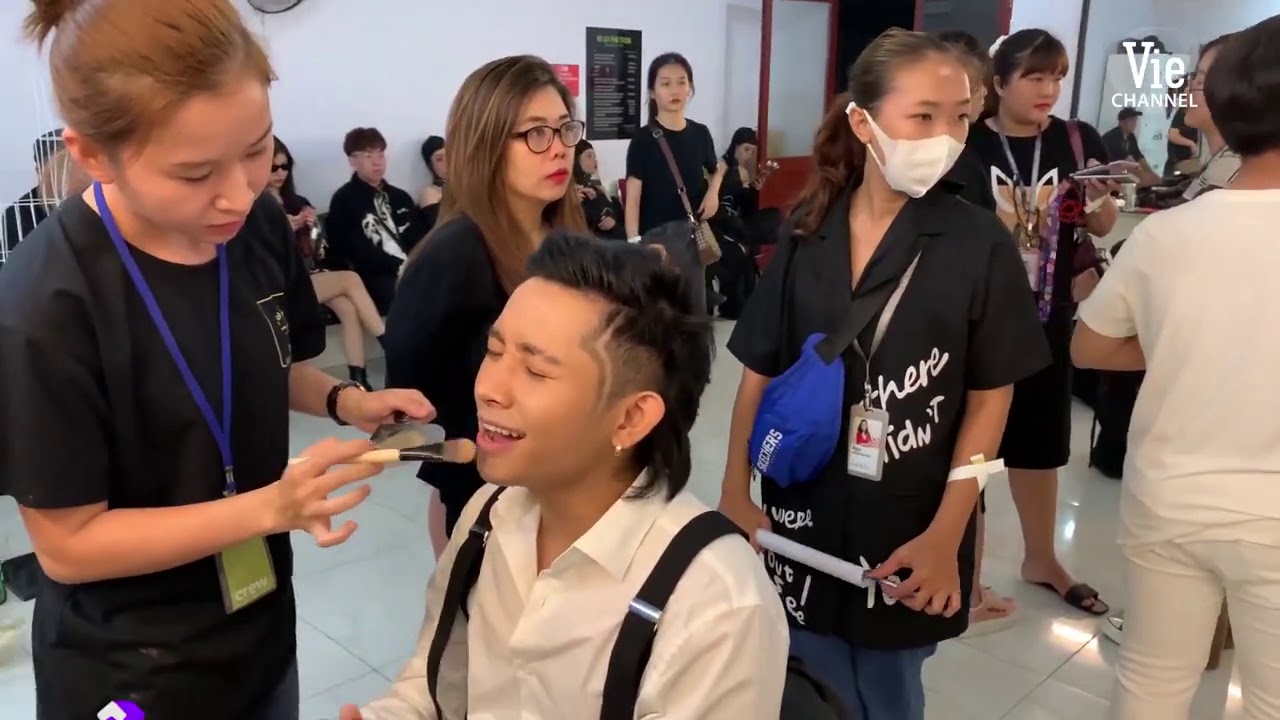 Chuyện Rap Việt: G.Ducky - Ricky Star đồng loạt ganh tị vì Karik mặc sơ mi trắng quá bảnh | RAP VIỆT
